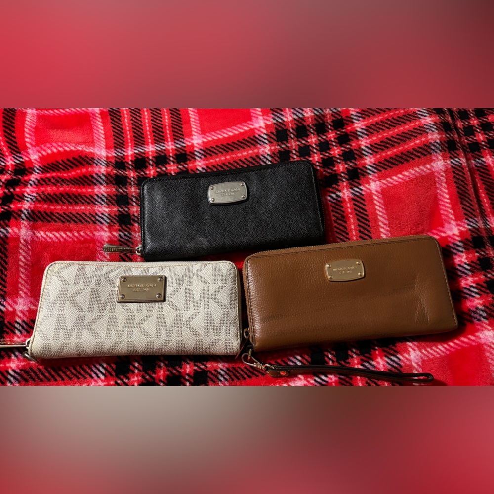 Michael Kors Trio Wallet Set - Black, Tan, Cream